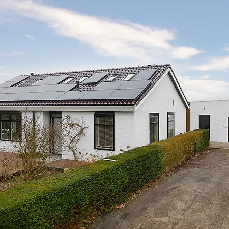 Casa de hóspedes Tulip 3*